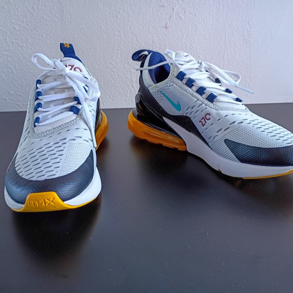 Nike Air Max 270 Oracle Size 6 Running Sneakers